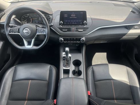 Certified 2021 Nissan Altima 2.5 SR FWD image 3