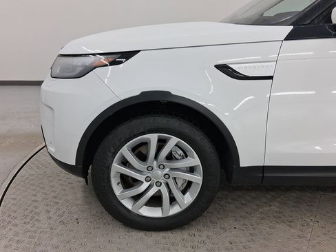 Used 2018 Land Rover Discovery HSE image 11