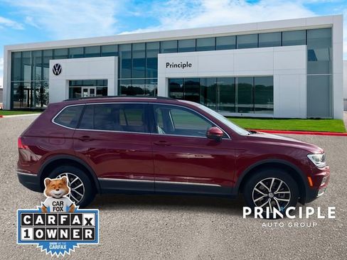 Certified 2021 Volkswagen Tiguan SE image 4