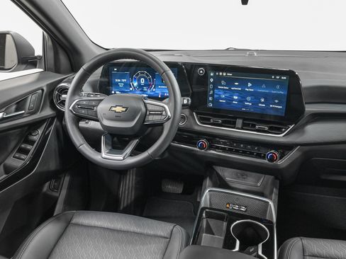 Used 2025 Chevrolet Equinox LT w/ Convenience Package II FWD image 28