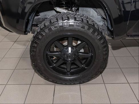 Used 2023 Toyota Tacoma Limited w/ Nightshade Package AWD/4WD image 6