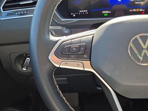 Used 2024 Volkswagen Tiguan SE w/ Panoramic Sunroof Package AWD/4WD image 21