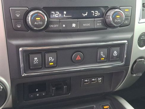 Used 2019 Nissan Titan PRO-4X w/ Pro-4x Convenience Package AWD/4WD image 15