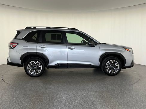 Certified 2025 Subaru Forester Premium AWD/4WD image 2