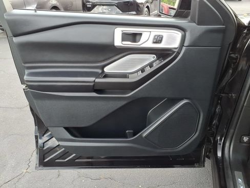 Used 2020 Ford Explorer Platinum w/ Premium Technology Package AWD/4WD image 10