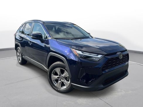 Used 2023 Toyota RAV4 XLE w/ Convenience Package FWD image 4