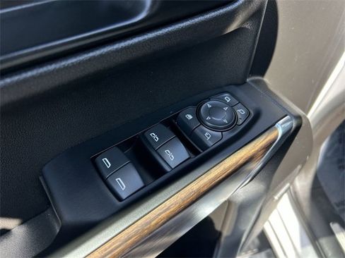 Used 2022 Chevrolet Silverado 1500 High Country w/ Technology Package image 20