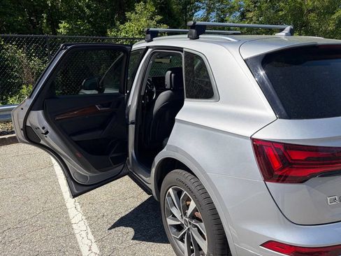 Used 2023 Audi Q5 2.0T Premium Plus w/ Premium Plus Package AWD/4WD image 12