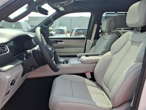 New 2026 Jeep Grand Wagoneer Limited AWD/4WD image 14