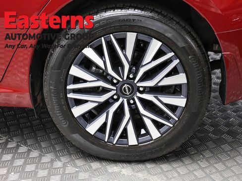 Used 2023 Nissan Altima 2.5 SV w/ SV Premium Package AWD/4WD image 8