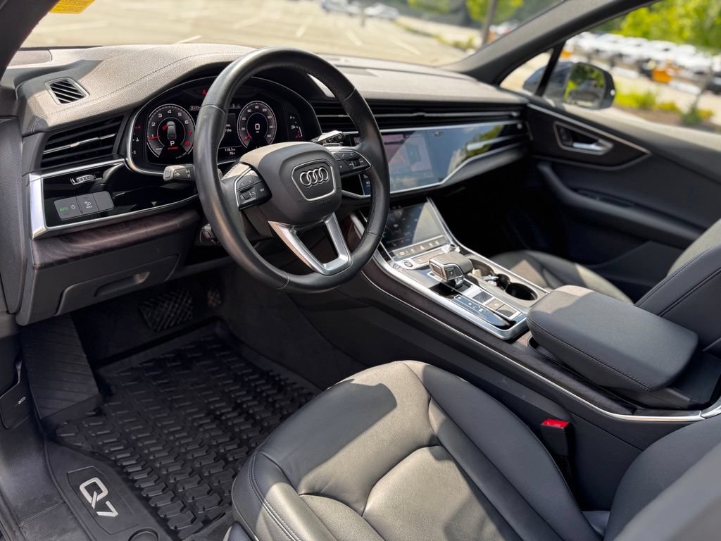 Used 2023 Audi Q7 2.0T Premium w/ Convenience Package AWD/4WD image 12