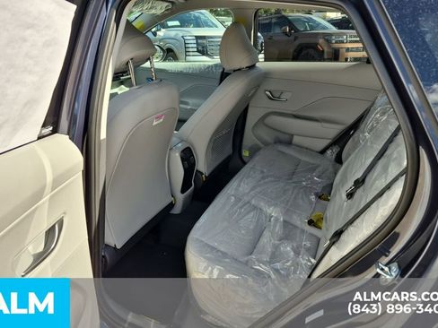 Used 2026 Hyundai Kona SEL Premium image 17