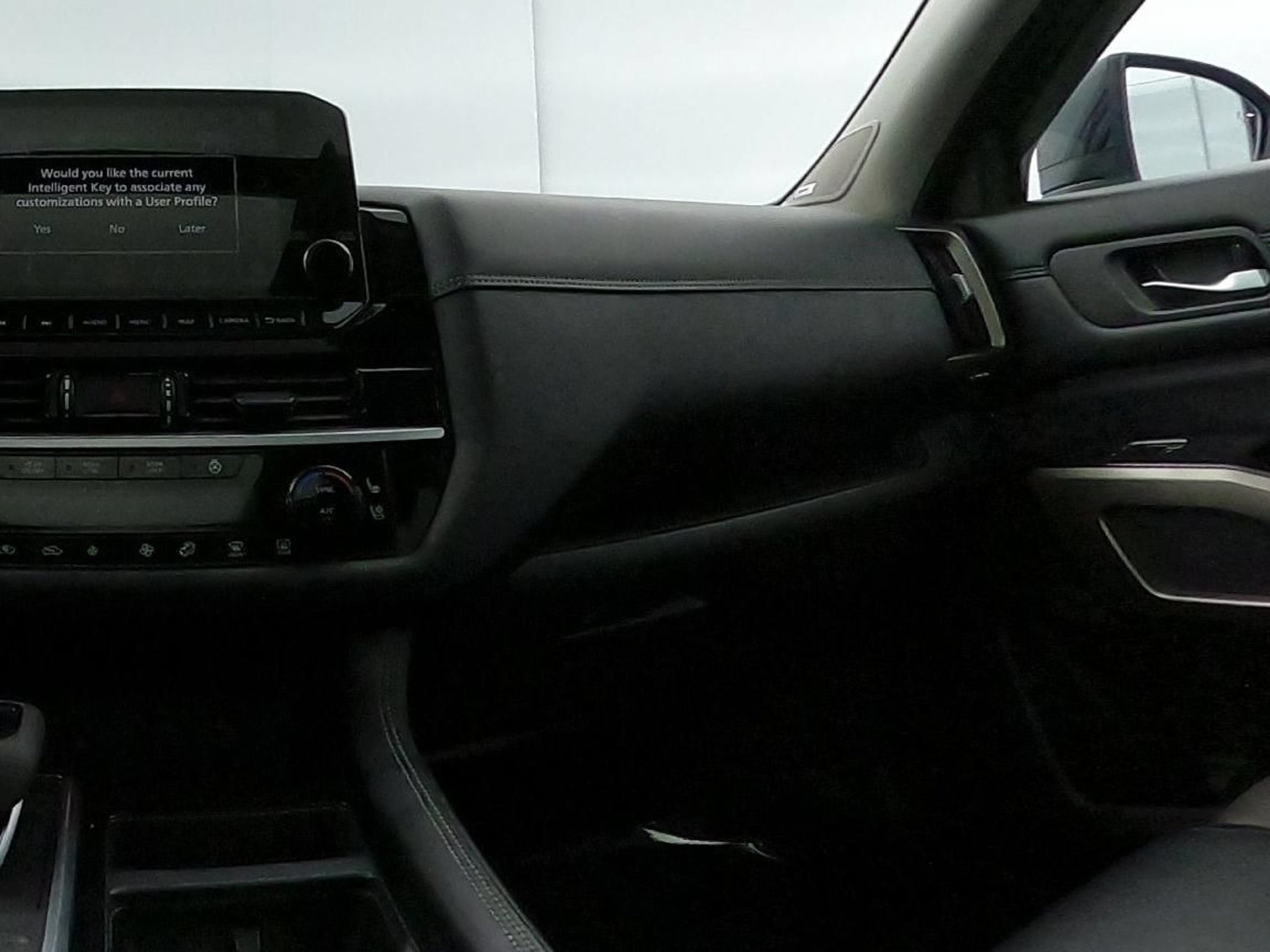 Used 2022 Nissan Pathfinder Platinum AWD/4WD image 31