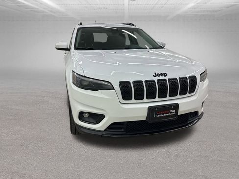 Used 2019 Jeep Cherokee Latitude Plus image 3