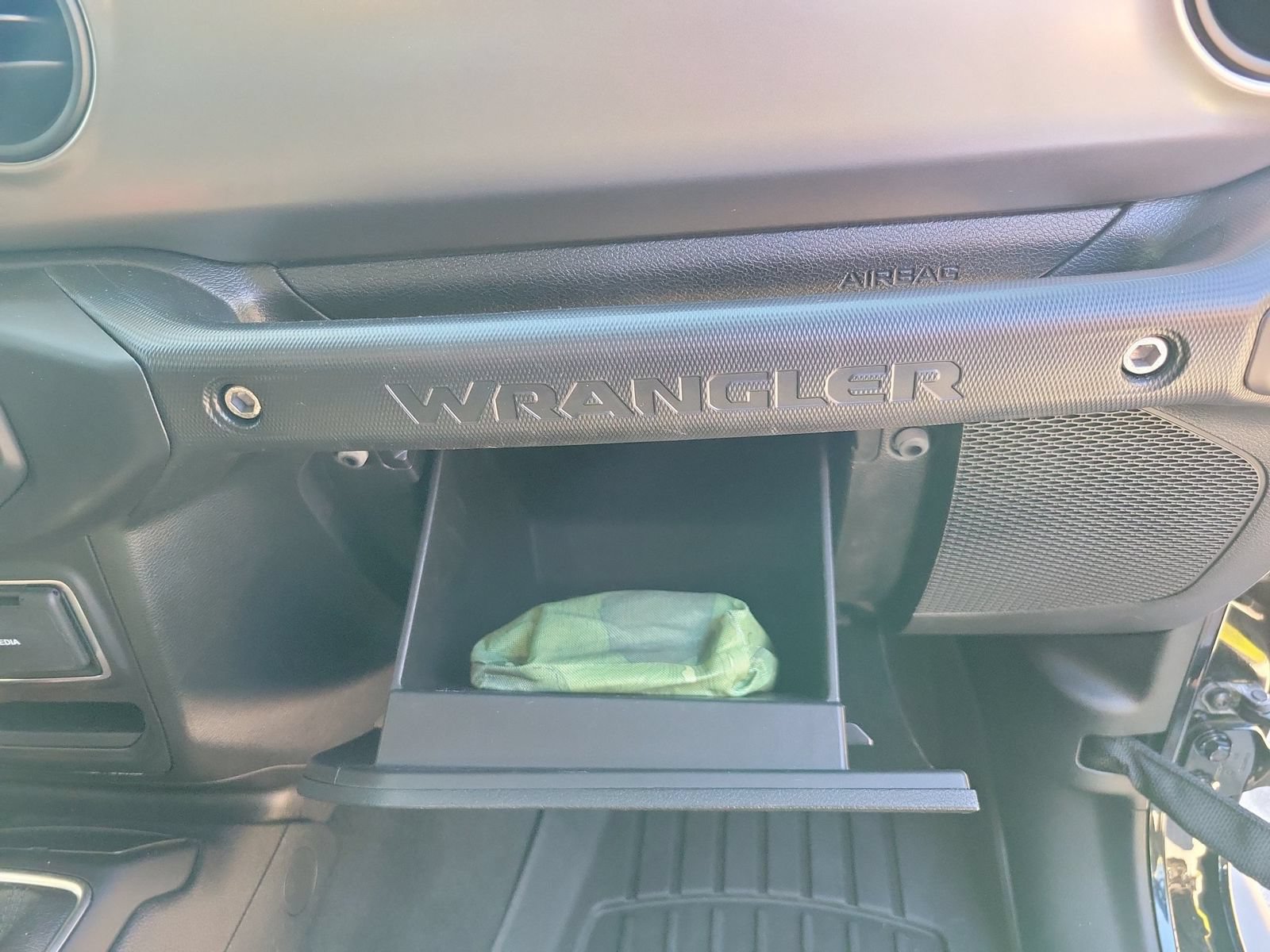 Used 2020 Jeep Wrangler Sport AWD/4WD image 35
