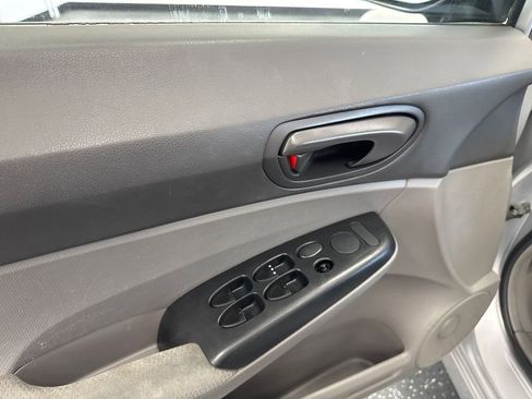 Used 2010 Honda Civic DX-VP image 10