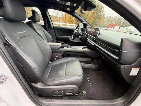 Used 2023 Hyundai Ioniq 6 Limited image 25