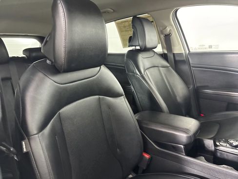 Used 2024 Kia Sportage EX FWD image 28