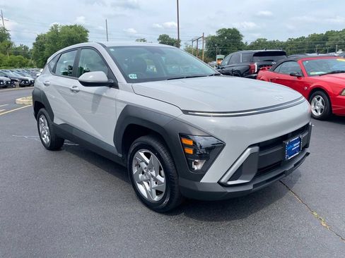 Certified 2024 Hyundai Kona SE AWD/4WD image 1