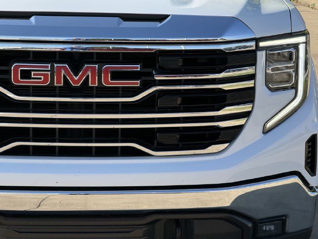 Used 2025 GMC Sierra 1500 SLT AWD/4WD image 8