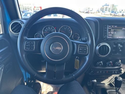 Used 2018 Jeep Wrangler Unlimited Rubicon w/ Cold Weather Group AWD/4WD image 48