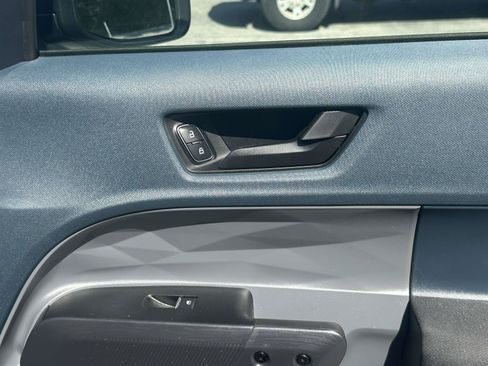 Certified 2023 Ford Maverick XL FWD image 25