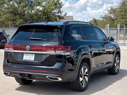 Used 2024 Volkswagen Atlas SE FWD image 4