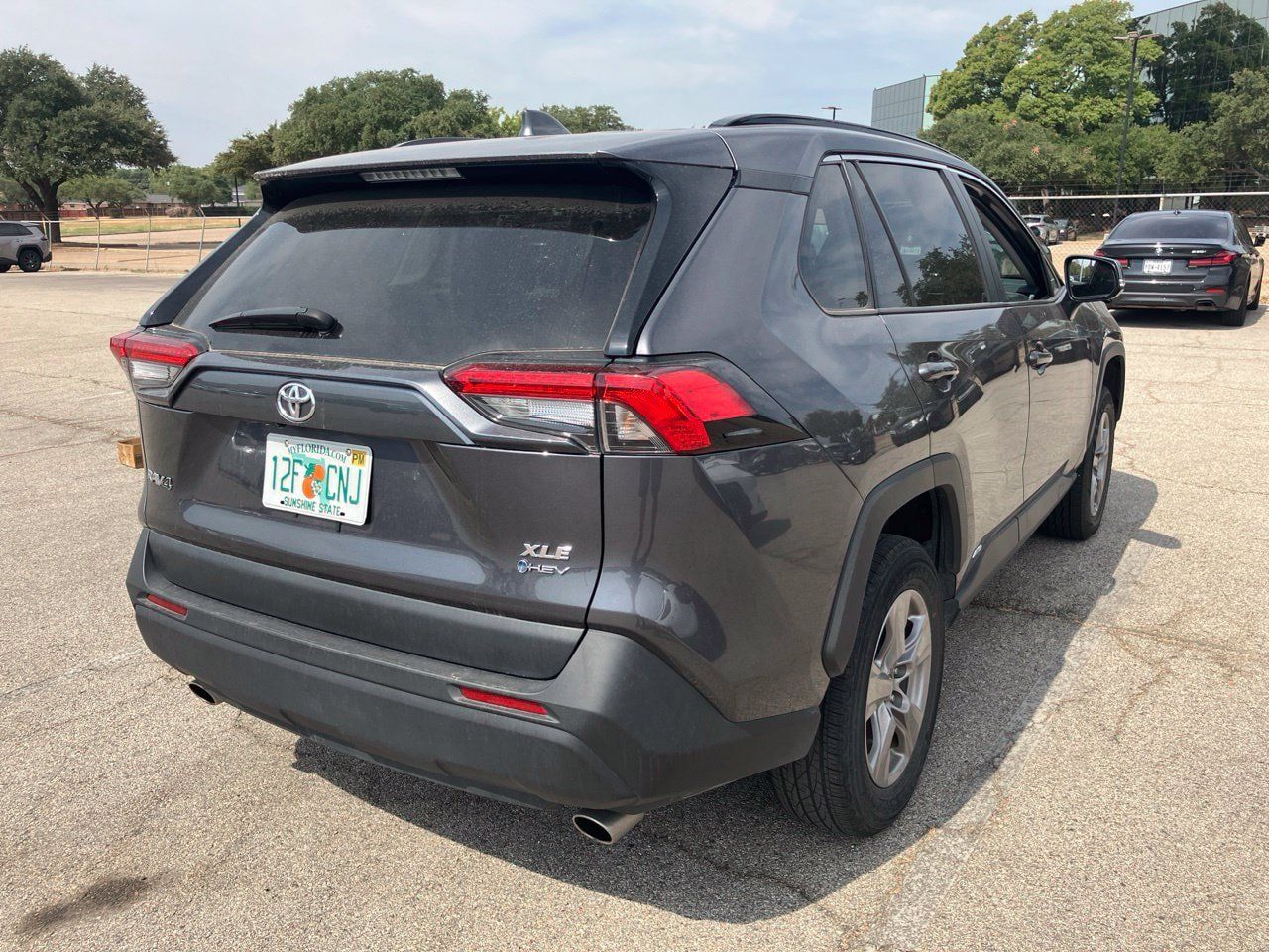 Used 2025 Toyota RAV4 XLE AWD/4WD image 4