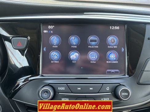 Used 2020 Buick Envision Essence AWD/4WD image 18