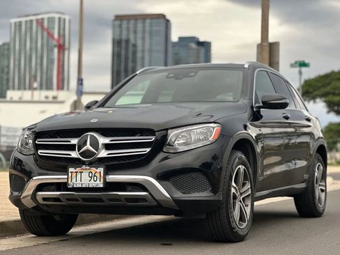 Used 2019 Mercedes-Benz GLC 300 4MATIC image 1