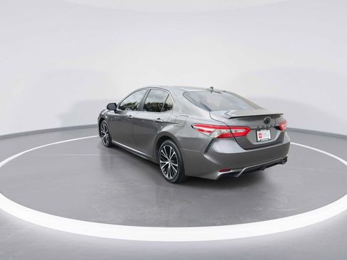Certified 2019 Toyota Camry SE FWD image 6