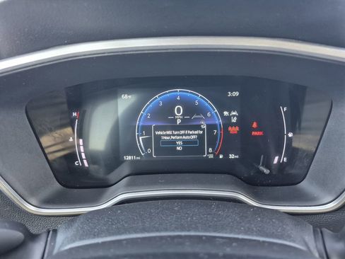 Used 2024 Toyota Corolla Cross XLE w/ Convenience Package image 20