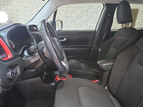Used 2017 Jeep Renegade Trailhawk AWD/4WD image 24