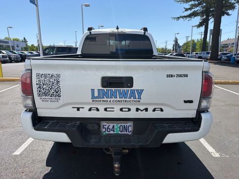 Used 2021 Toyota Tacoma TRD Sport AWD/4WD image 6
