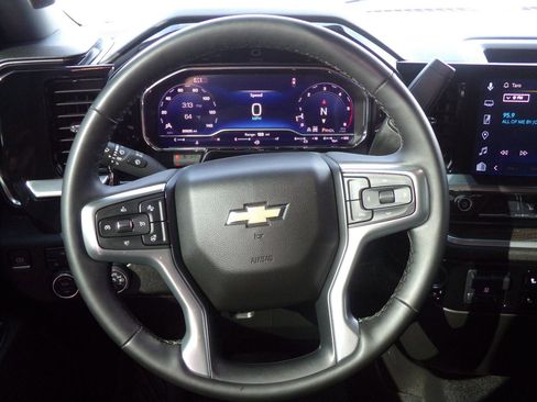 Used 2025 Chevrolet Silverado 2500 LT image 14