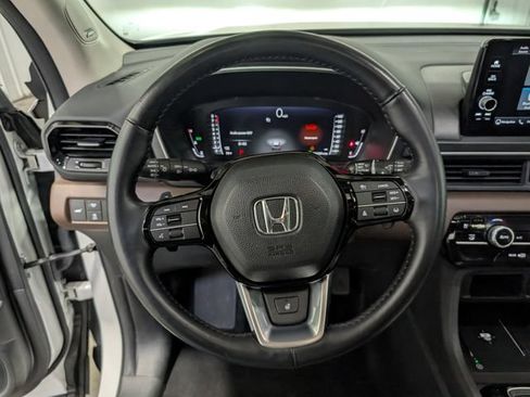 Used 2023 Honda Pilot Elite image 18