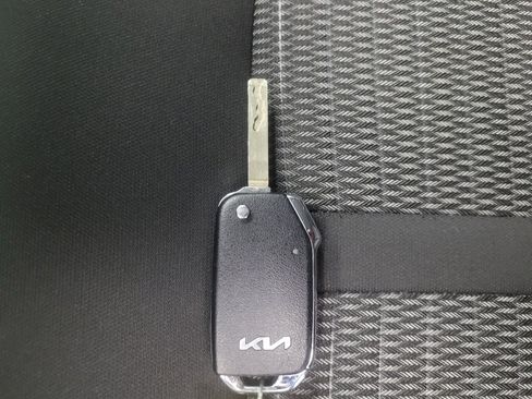 Used 2022 Kia Sorento LX AWD/4WD image 32