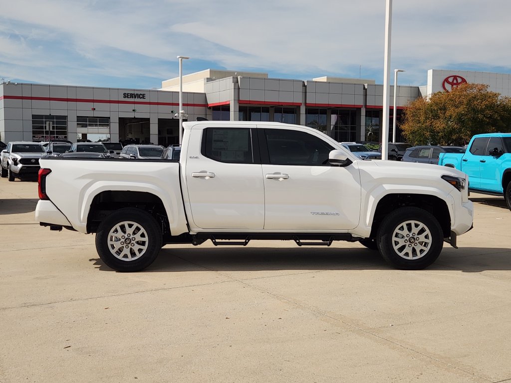 New 2026 Toyota Tacoma SR5 AWD/4WD image 4