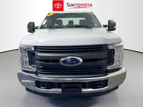 Used 2018 Ford F250 XL w/ Power Equipment Group image 9