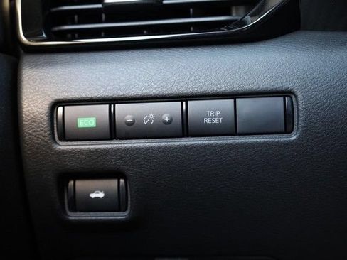 Certified 2025 Nissan Sentra SV FWD image 19