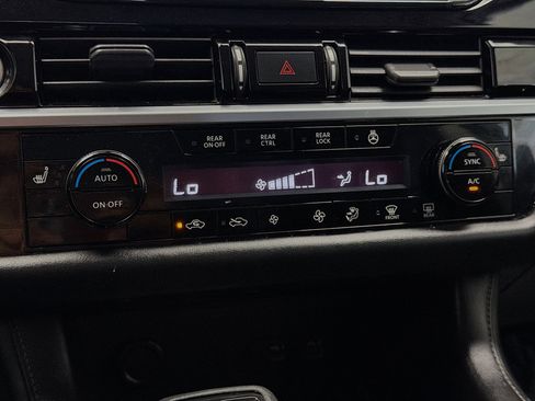 Used 2022 Nissan Pathfinder SL w/ Cargo Package image 10