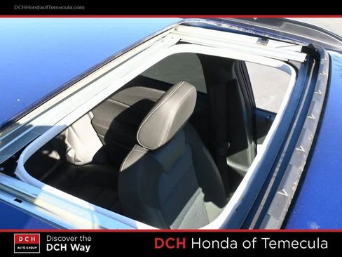 Used 2024 Chevrolet Trax LT w/ Sunroof Package image 23