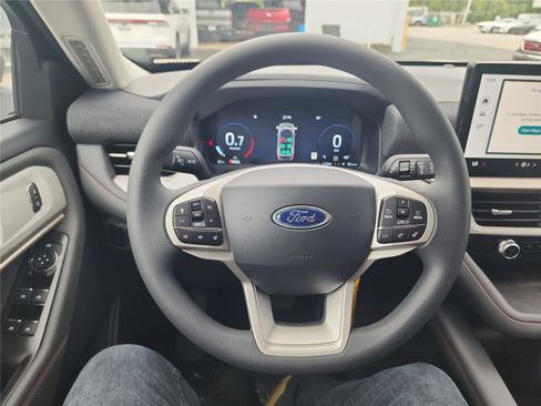 New 2026 Ford Explorer Active RWD image 30