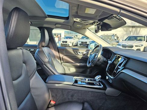Used 2021 Volvo S60 T8 Inscription w/ Climate Package image 11