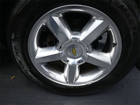 Used 2013 Chevrolet Avalanche LT w/ All-Star Edition image 15