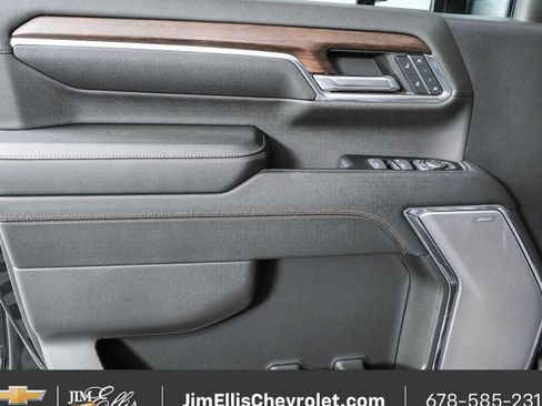 Used 2024 Chevrolet Silverado 2500 High Country w/ Technology Package AWD/4WD image 29