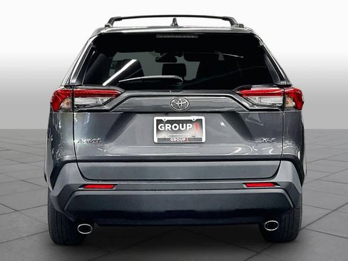 Used 2020 Toyota RAV4 XLE Premium FWD image 4