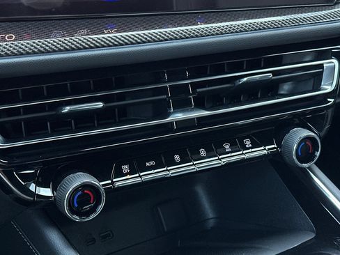 New 2026 Chevrolet Traverse High Country image 22