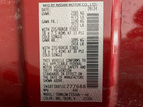 Used 2025 Nissan Rogue SV image 33