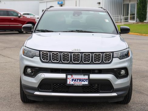 Used 2025 Jeep Compass Limited AWD/4WD image 2